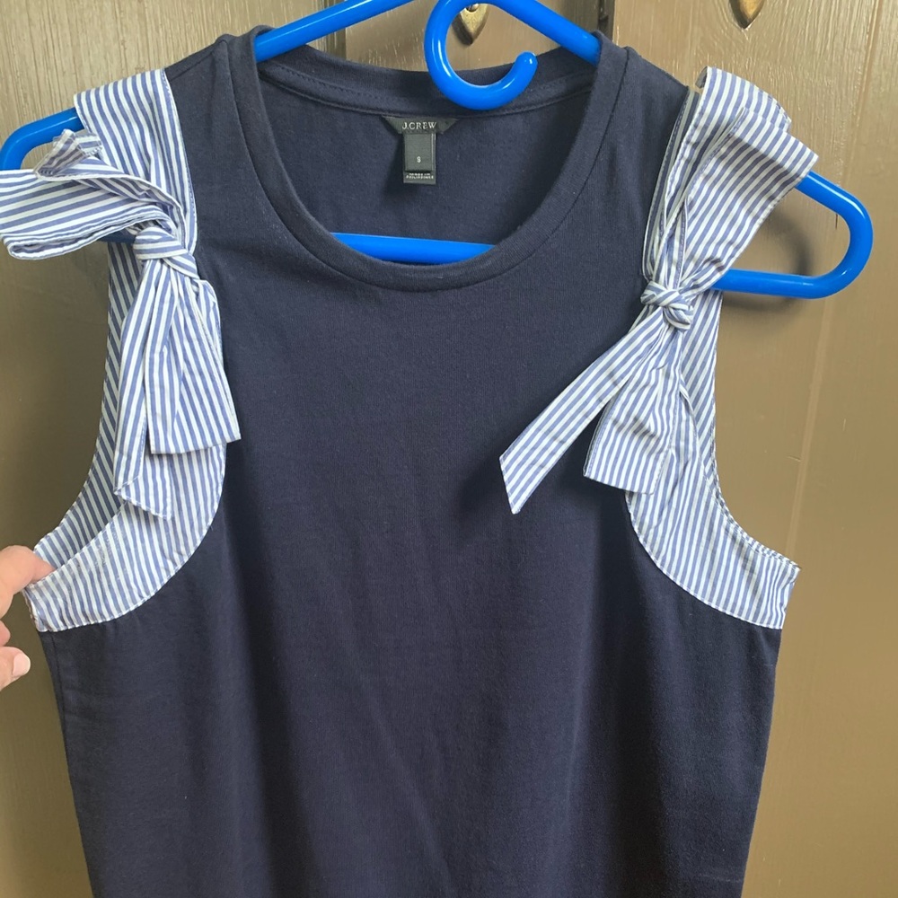 JCrew EUC Women Tank Navy Ties are fixed. Small